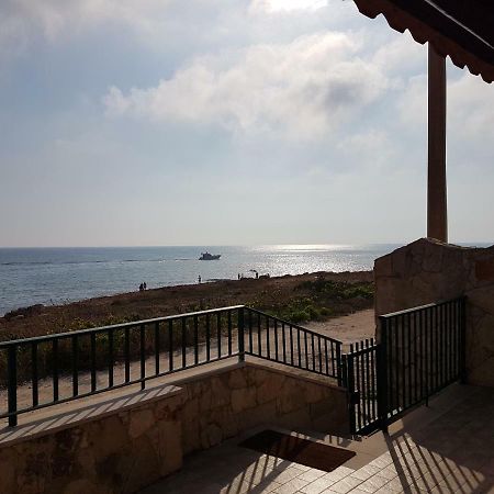 Vila Casa Fronte Mare Puro Relax Cava dʼAliga Exteriér fotografie