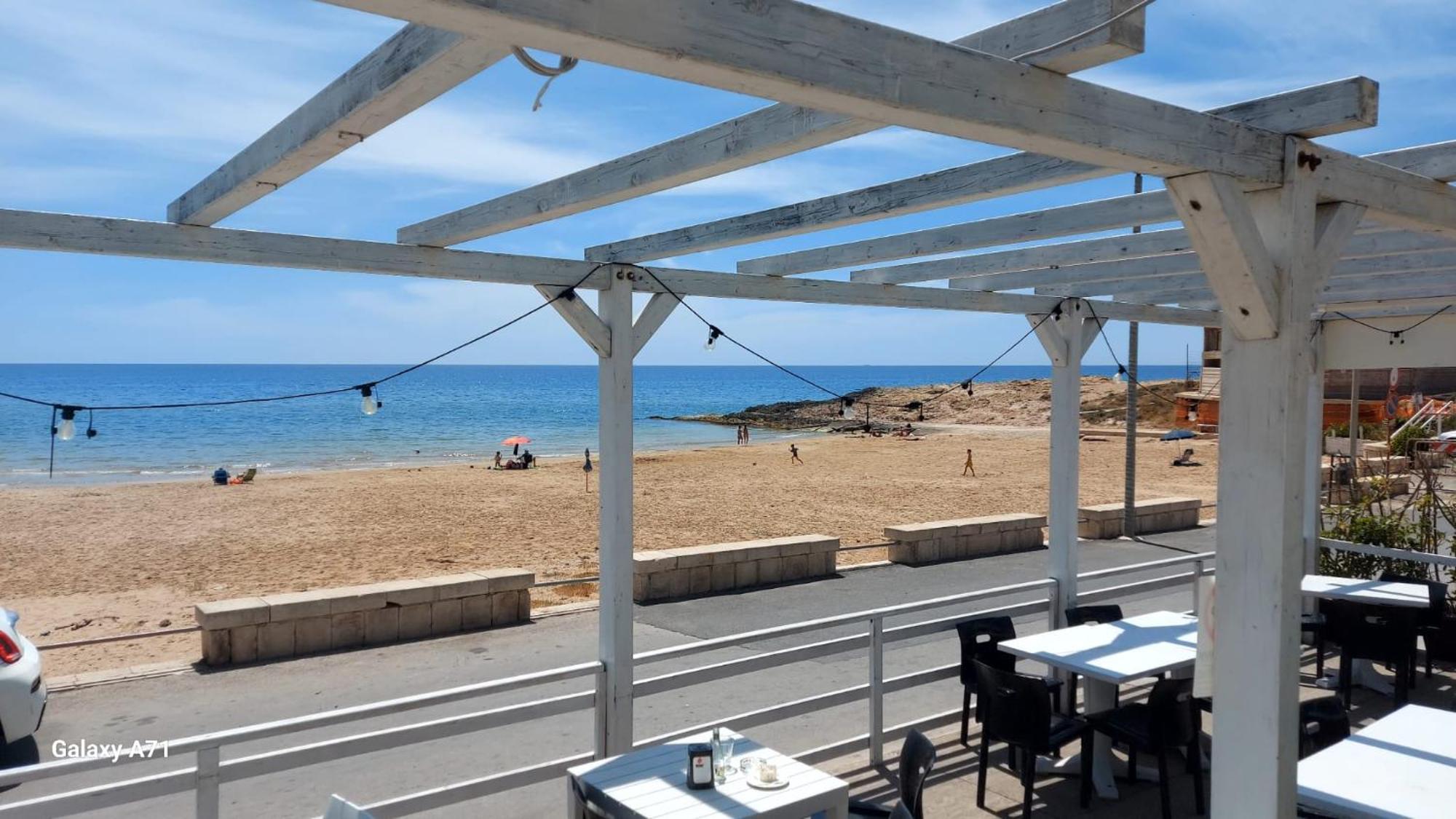 Vila Casa Fronte Mare Puro Relax Cava dʼAliga Exteriér fotografie