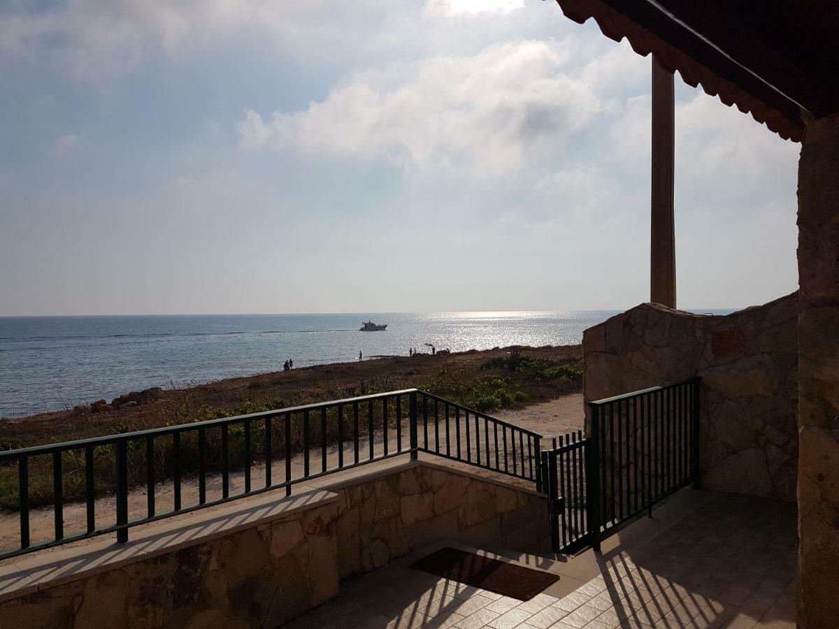 Vila Casa Fronte Mare Puro Relax Cava dʼAliga Exteriér fotografie